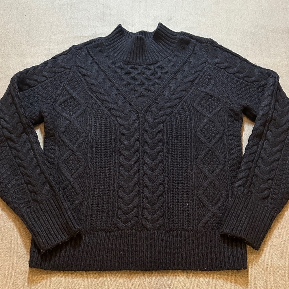 Abercrombie Navy turtleneck sweater XS